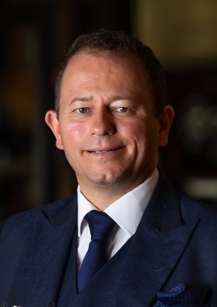 Dan Nicholl — comedian / MC / entertainer for corporate events South Africa | Guest Speaker